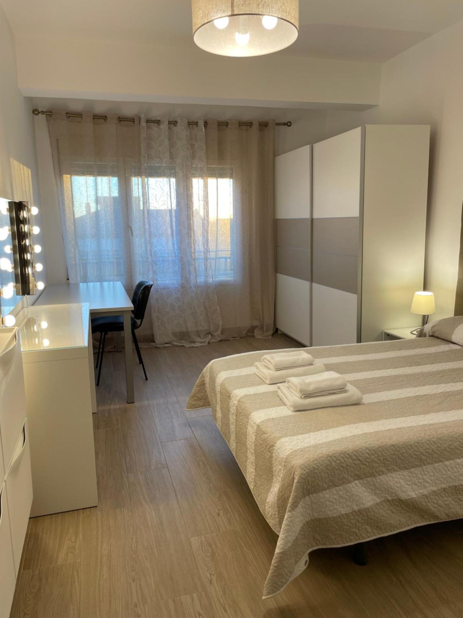 H&H Suite Espectacular Apartamento En El Centro De グラナダ エクステリア 写真