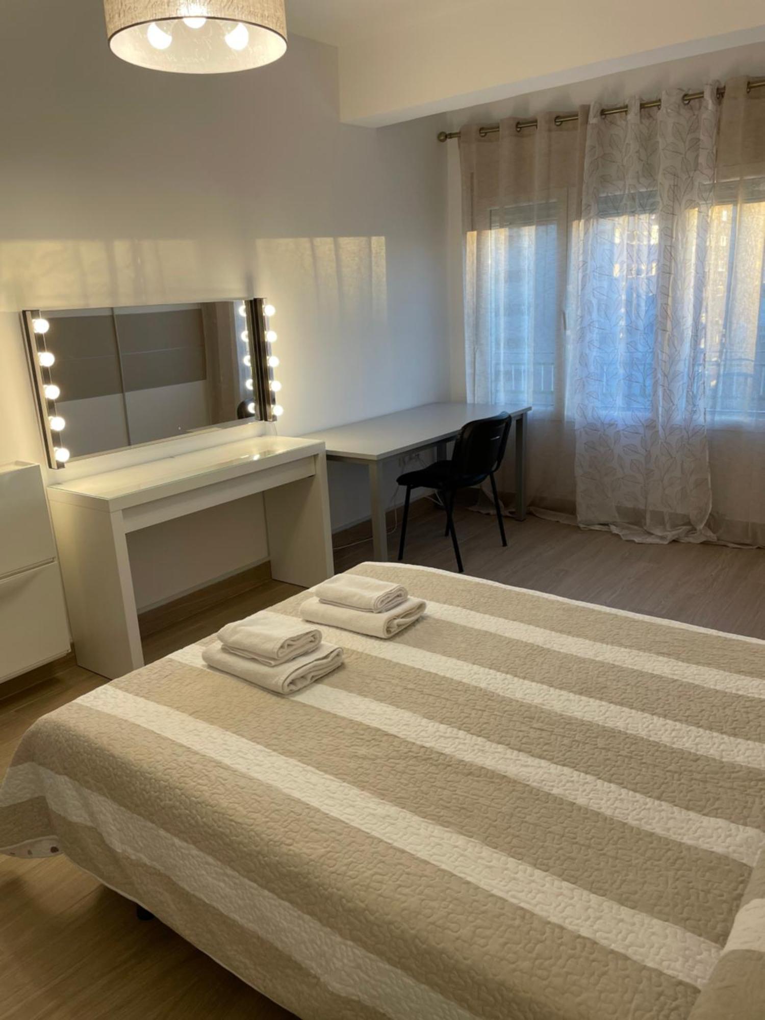 H&H Suite Espectacular Apartamento En El Centro De グラナダ エクステリア 写真